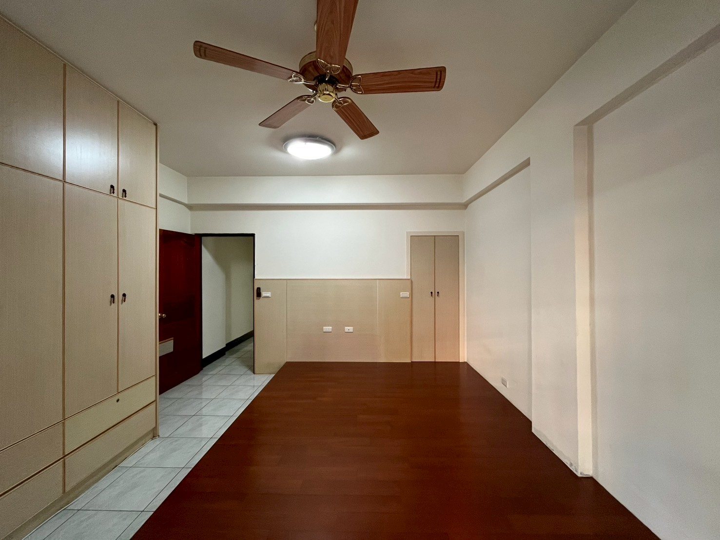 🏠【新光國中旁✨6房活路透天含車位】 樹孝、中山雙商圈生活圈💫未來捷運潛力核心！