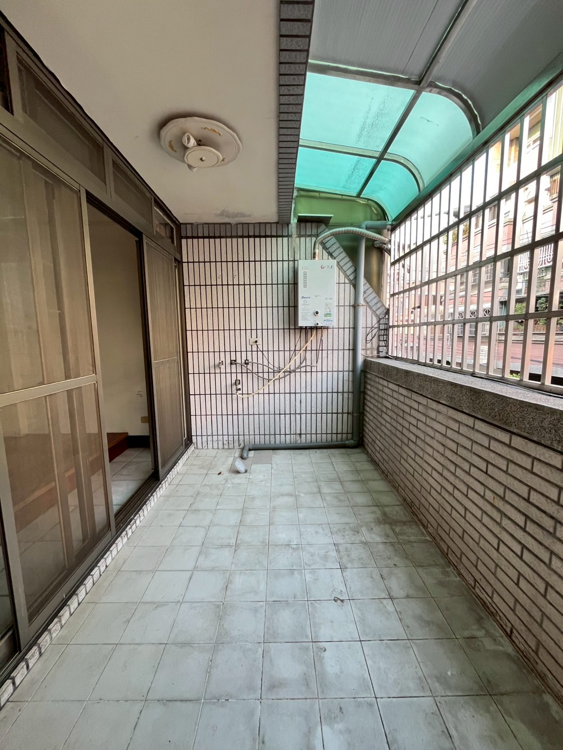 🏠【新光國中旁✨6房活路透天含車位】 樹孝、中山雙商圈生活圈💫未來捷運潛力核心！