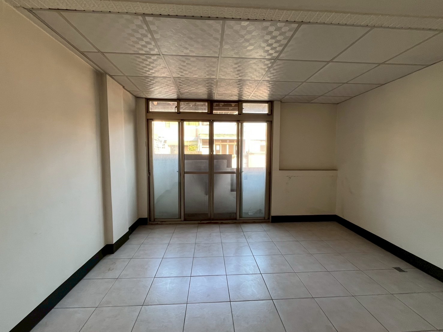 🏠【新光國中旁✨6房活路透天含車位】 樹孝、中山雙商圈生活圈💫未來捷運潛力核心！