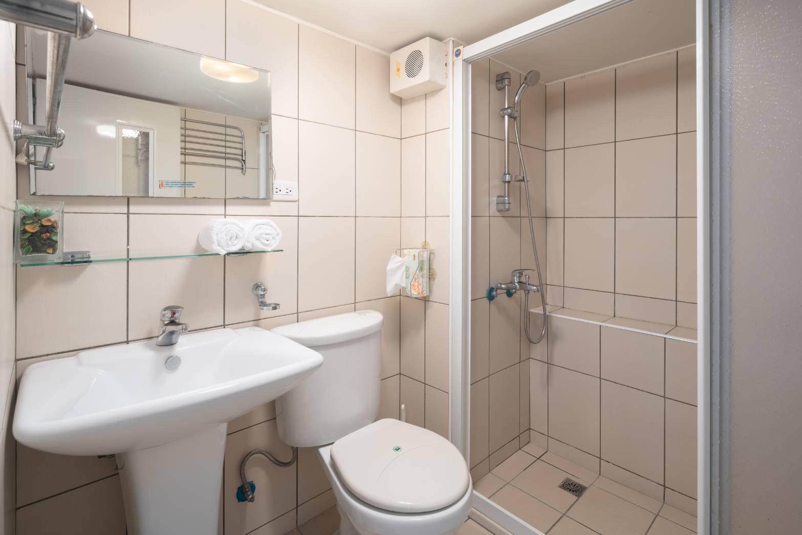 💥【捷運豐樂公園站】稀有朝南雙衛浴！🏠南屯國小旁學區宅🏫質感社區急售 1188 萬！