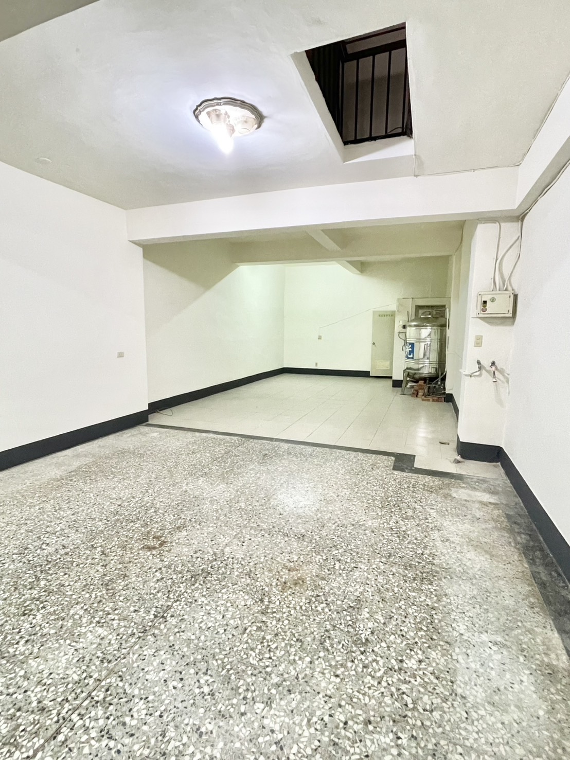 💥中區稀有物件鄰臺灣大道｜8米路店面｜捷運藍線｜投資自住兩相宜