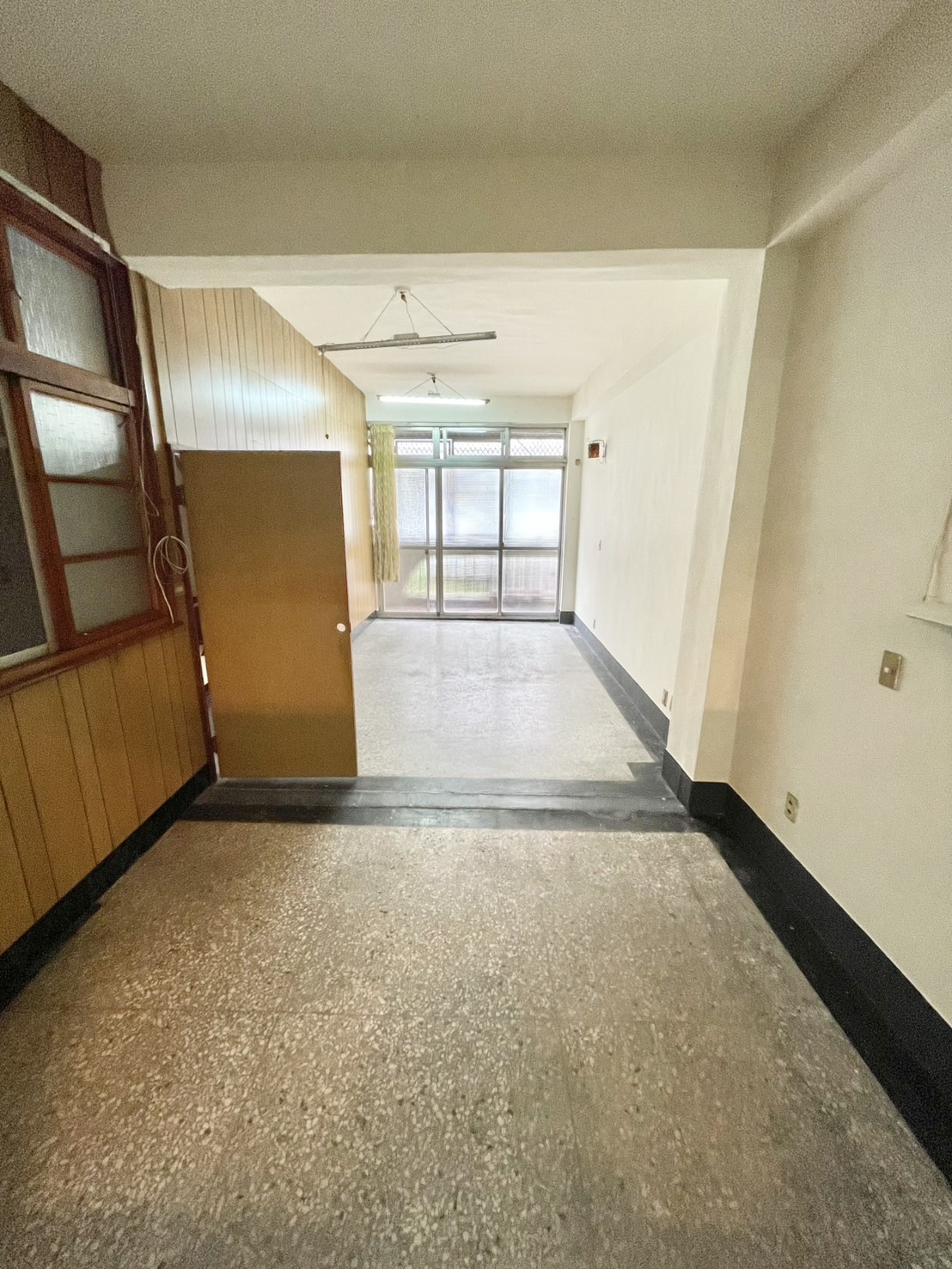 💥中區稀有物件鄰臺灣大道｜8米路店面｜捷運藍線｜投資自住兩相宜