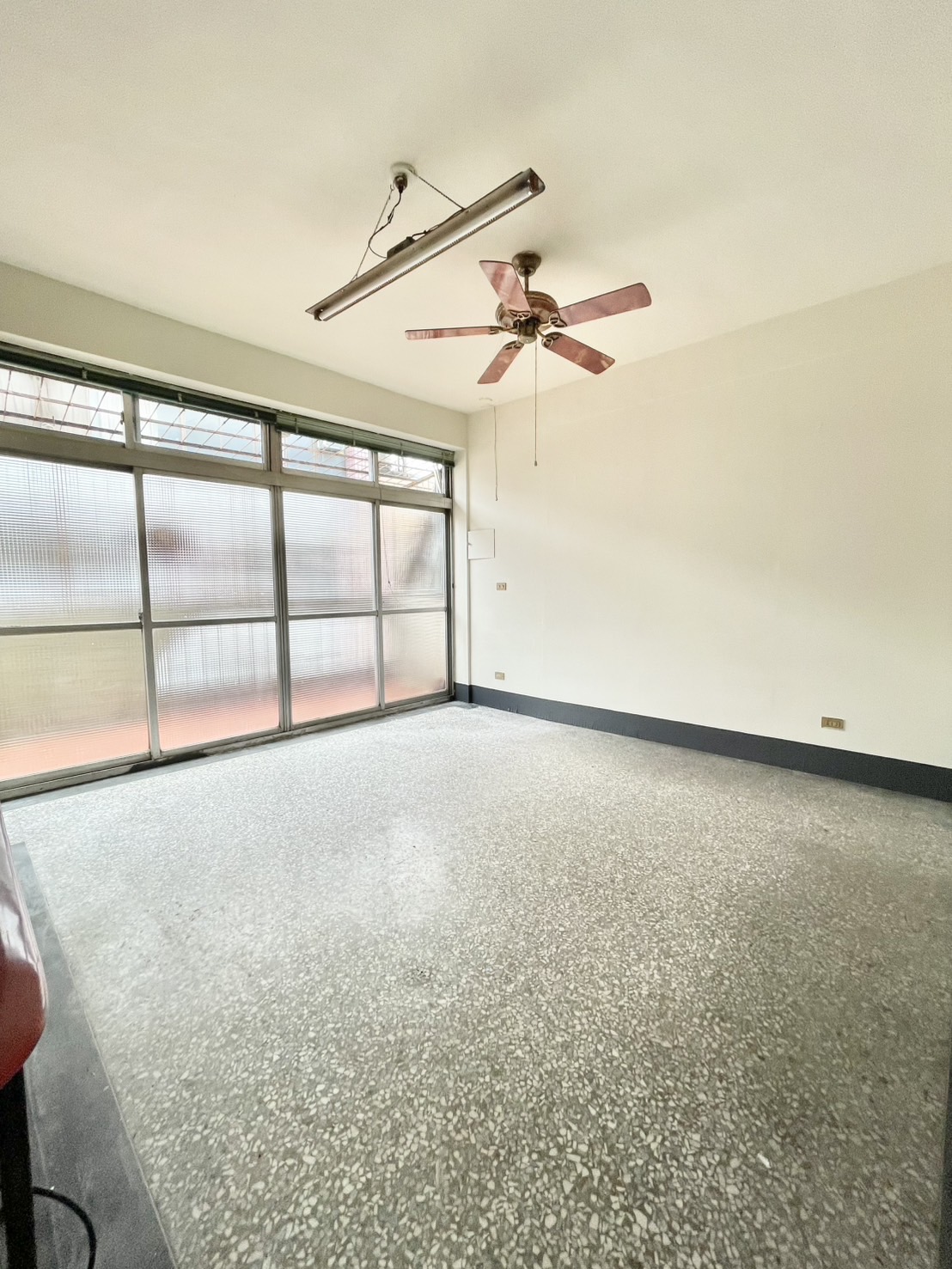 💥中區稀有物件鄰臺灣大道｜8米路店面｜捷運藍線｜投資自住兩相宜