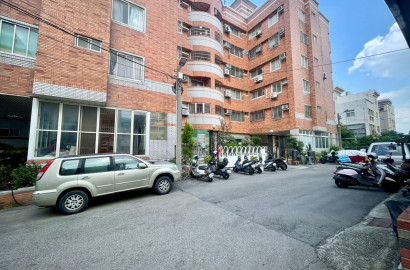 台中龍井亞太第一家園方正三房平車