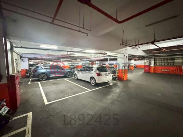 台中《金龍天下》學區旁兩戶打通美三房