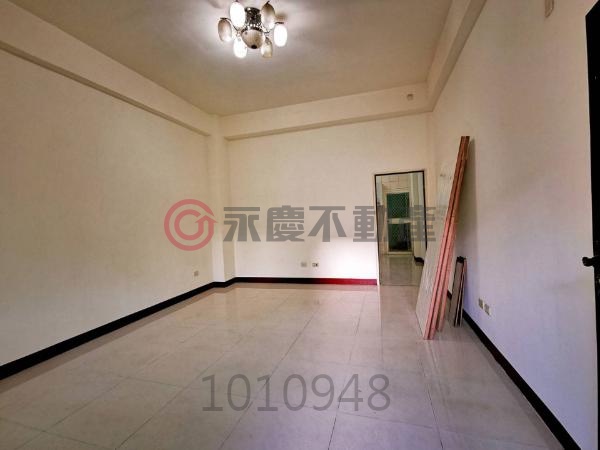 台中大肚自由路旁超值收租聖品美透天