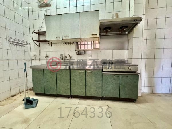 台中龍井新光田特區邊間大地坪透天厝