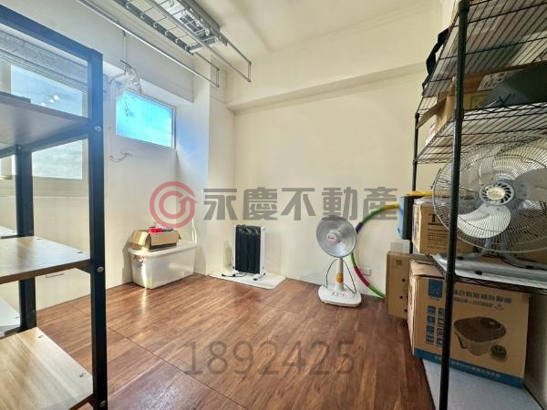 台中《金龍天下》學區旁兩戶打通美三房