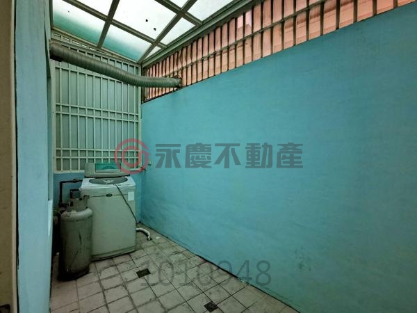 台中大肚自由路旁超值收租聖品美透天