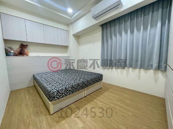 台中龍井《青年市》輕裝潢方正3房+平面車位