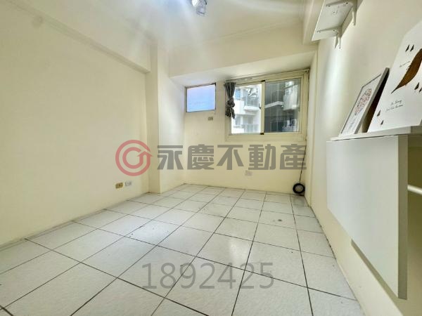 台中《金龍天下》學區旁兩戶打通美三房