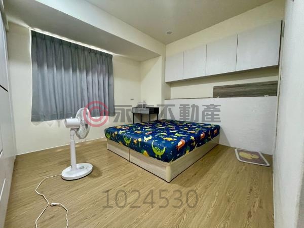 台中龍井《青年市》輕裝潢方正3房+平面車位