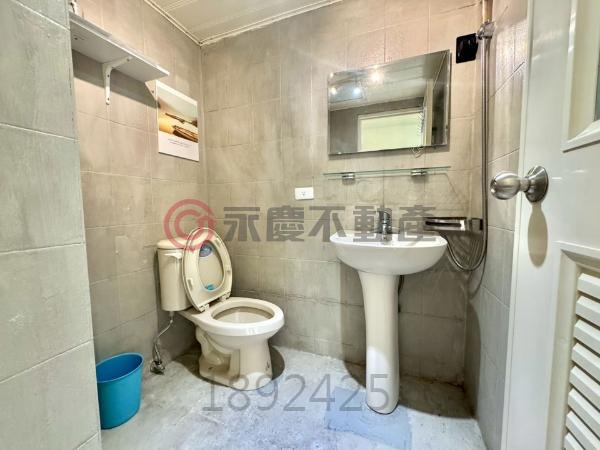 台中《金龍天下》學區旁兩戶打通美三房