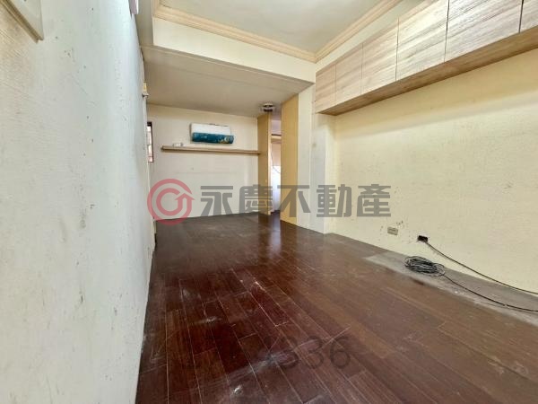 台中龍井新光田特區邊間大地坪透天厝