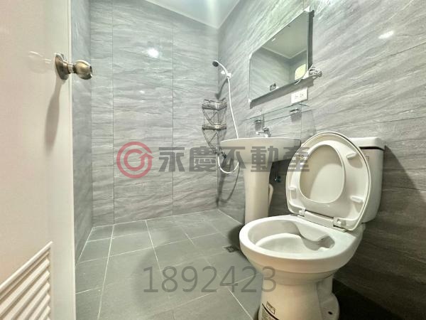 台中龍井學區旁中庭方正美三房+平車