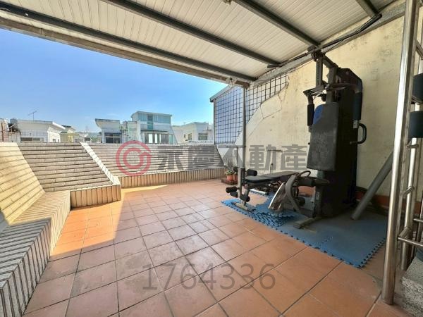 台中龍井新光田特區邊間大地坪透天厝