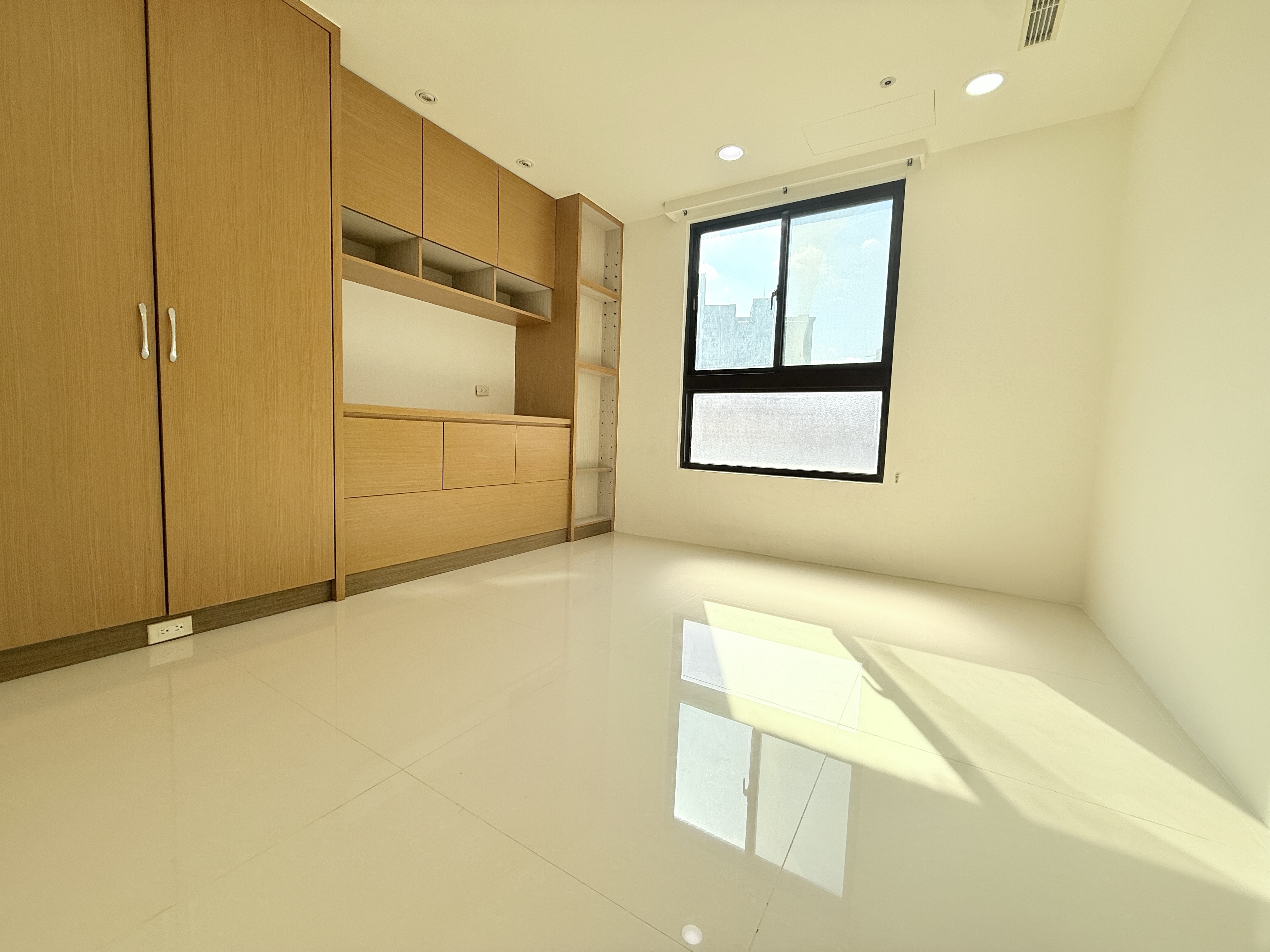 美術館商圈A19『麒寶國際會館』3房車位雙語學區極致品味*