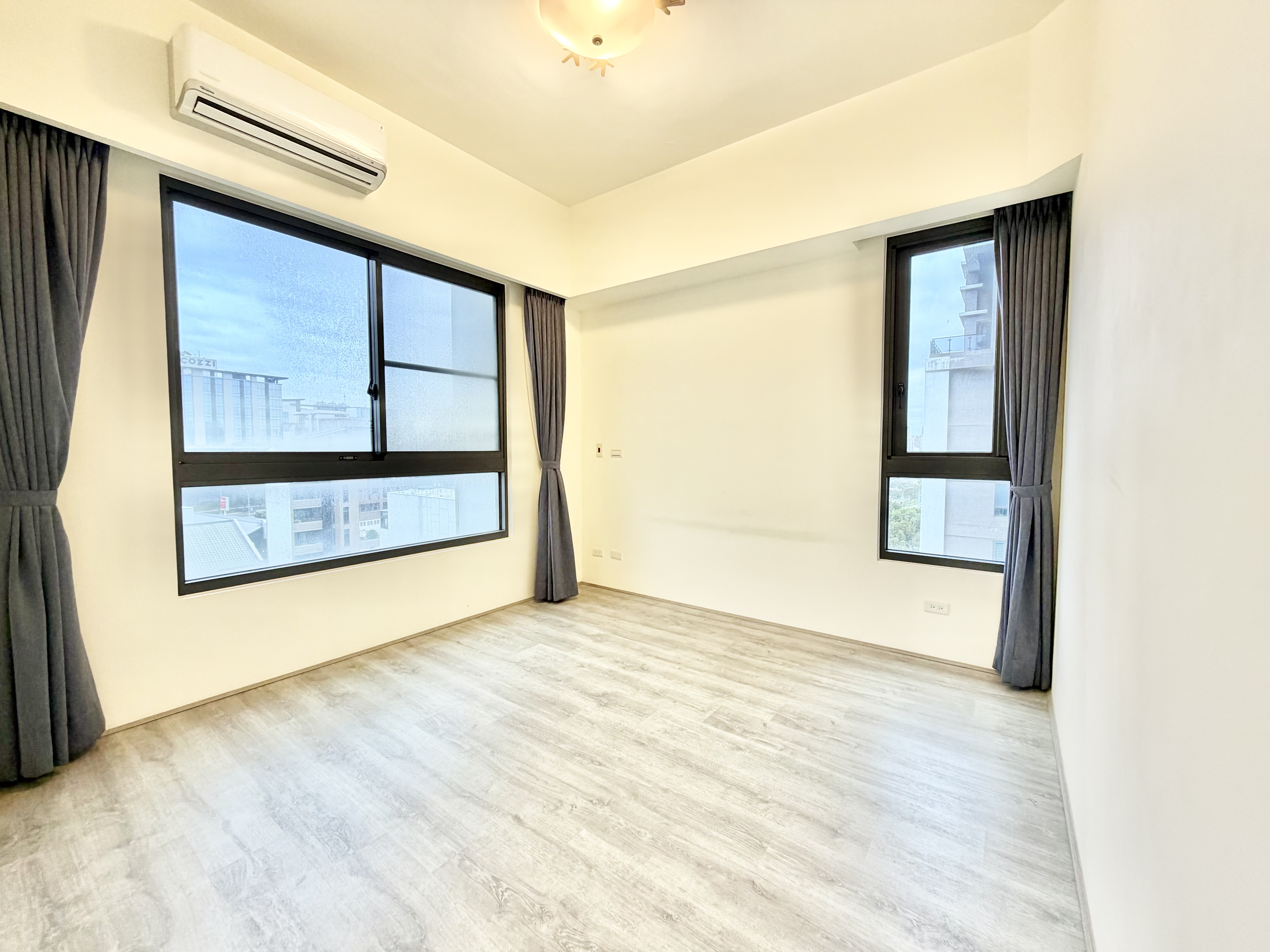 桃園高鐵電影院『曜見築』3+1房雙車位