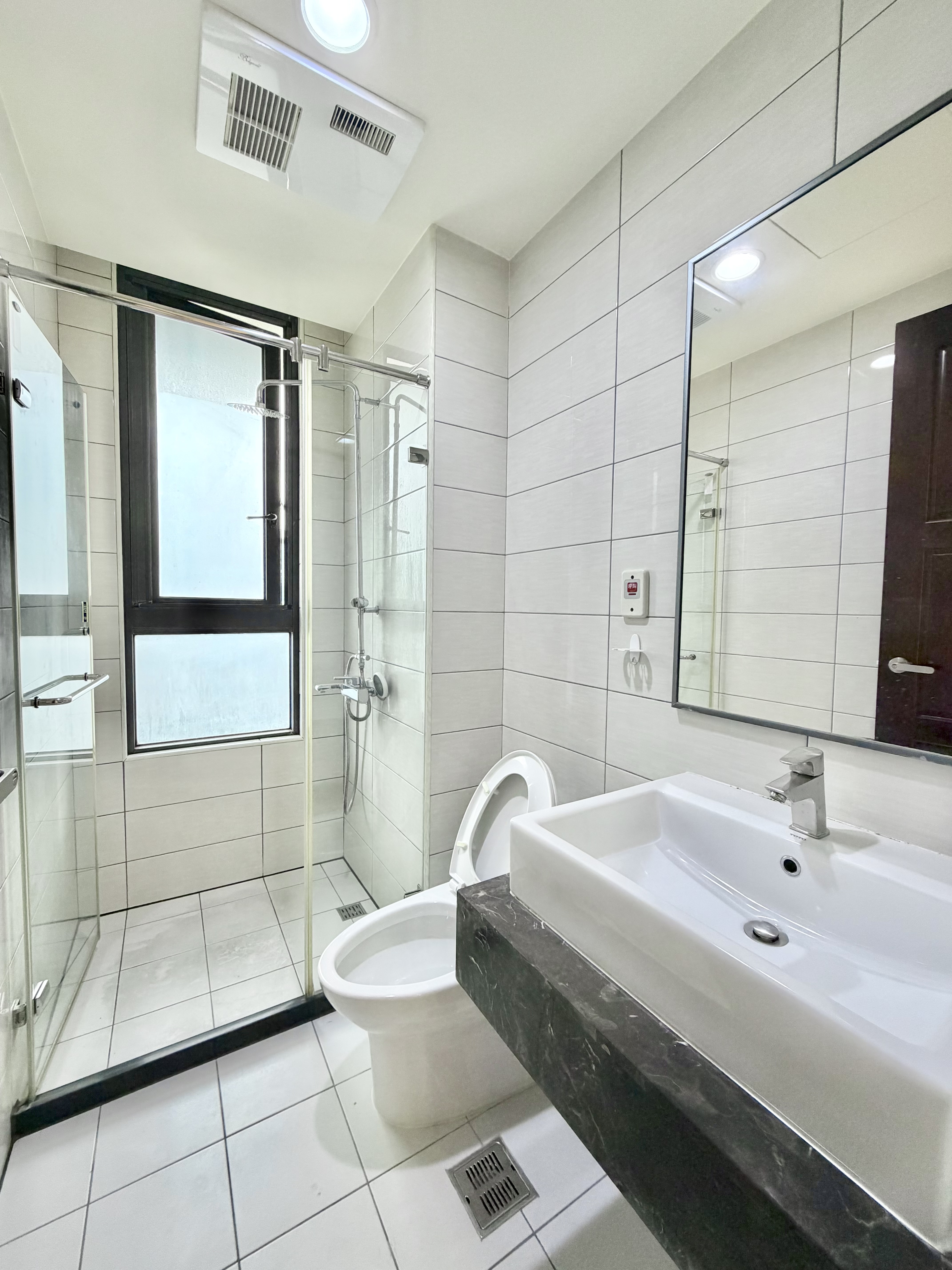 桃園高鐵電影院『曜見築』3+1房雙車位