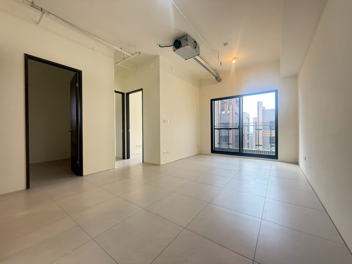 青埔 A18 指標宅｜新潤君頤三房平車｜卡位國泰站前開發紅利