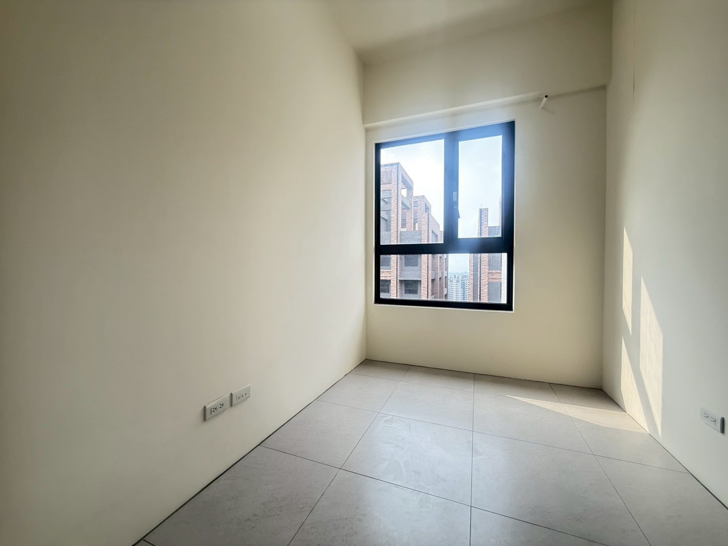 青埔 A18 指標宅｜新潤君頤三房平車｜卡位國泰站前開發紅利