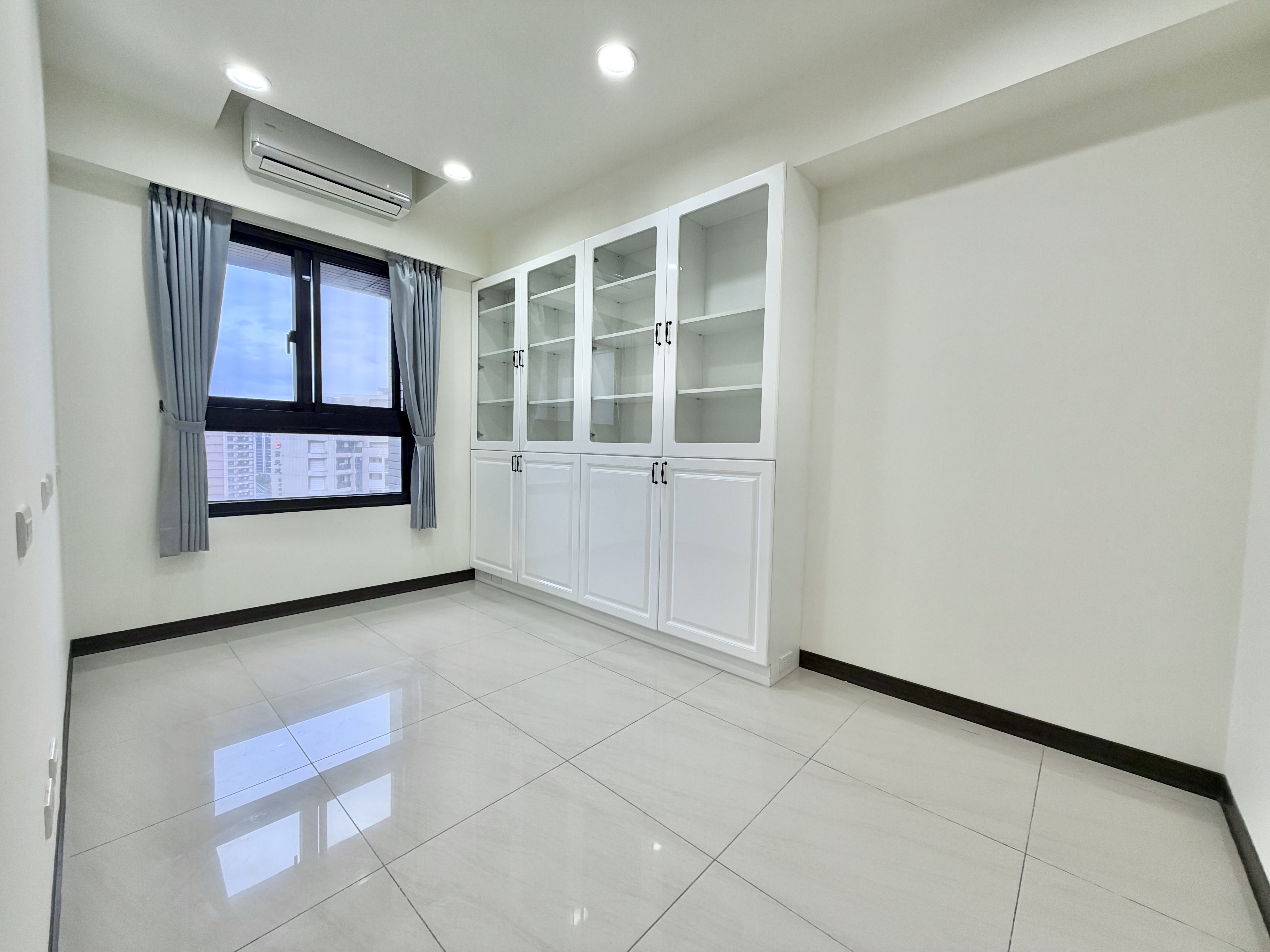 國峰苑高樓三房平車｜地段無敵｜採光通風極佳