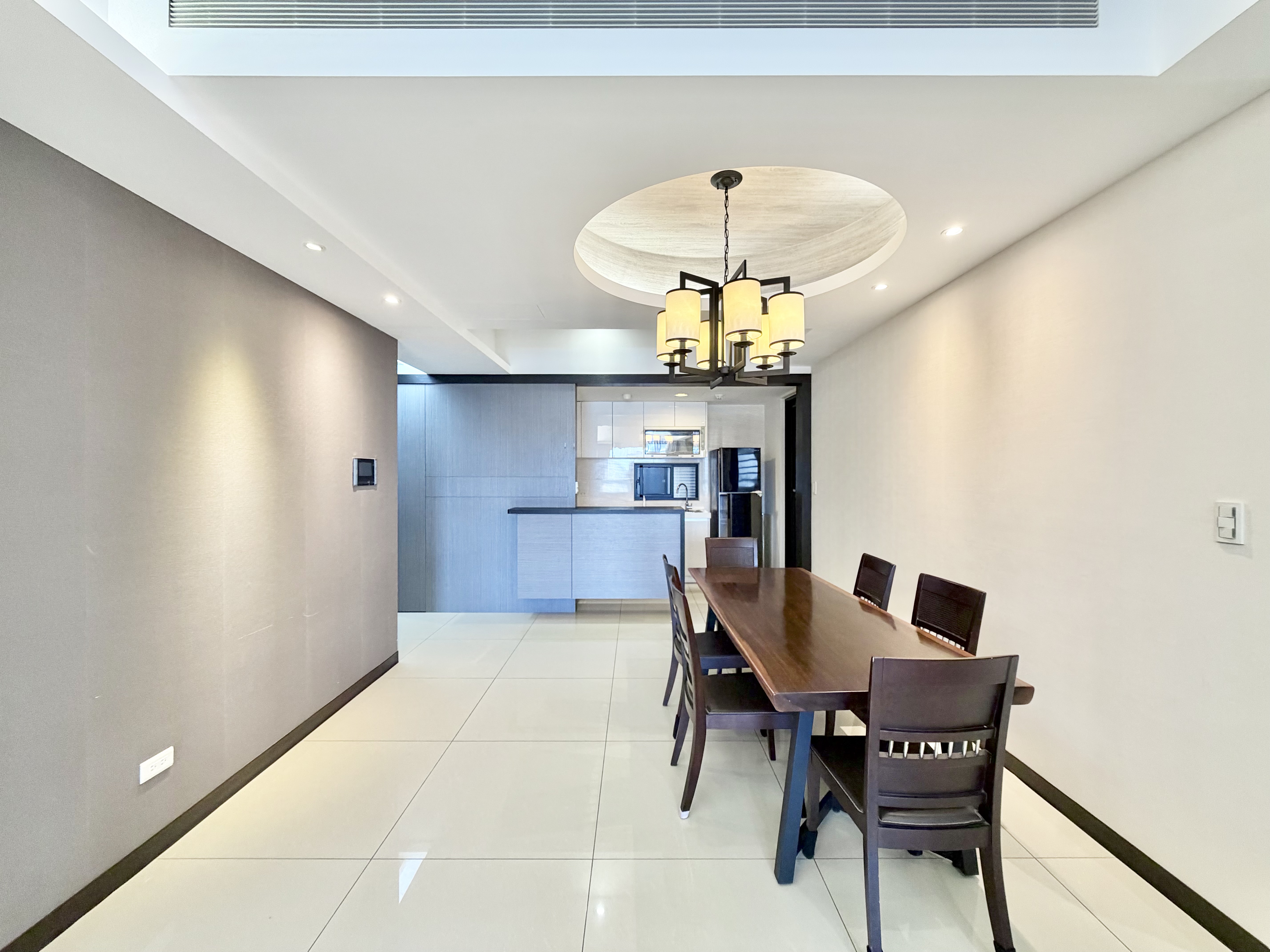 卡位站前紅利！聯上世紀四房平車｜步行高鐵