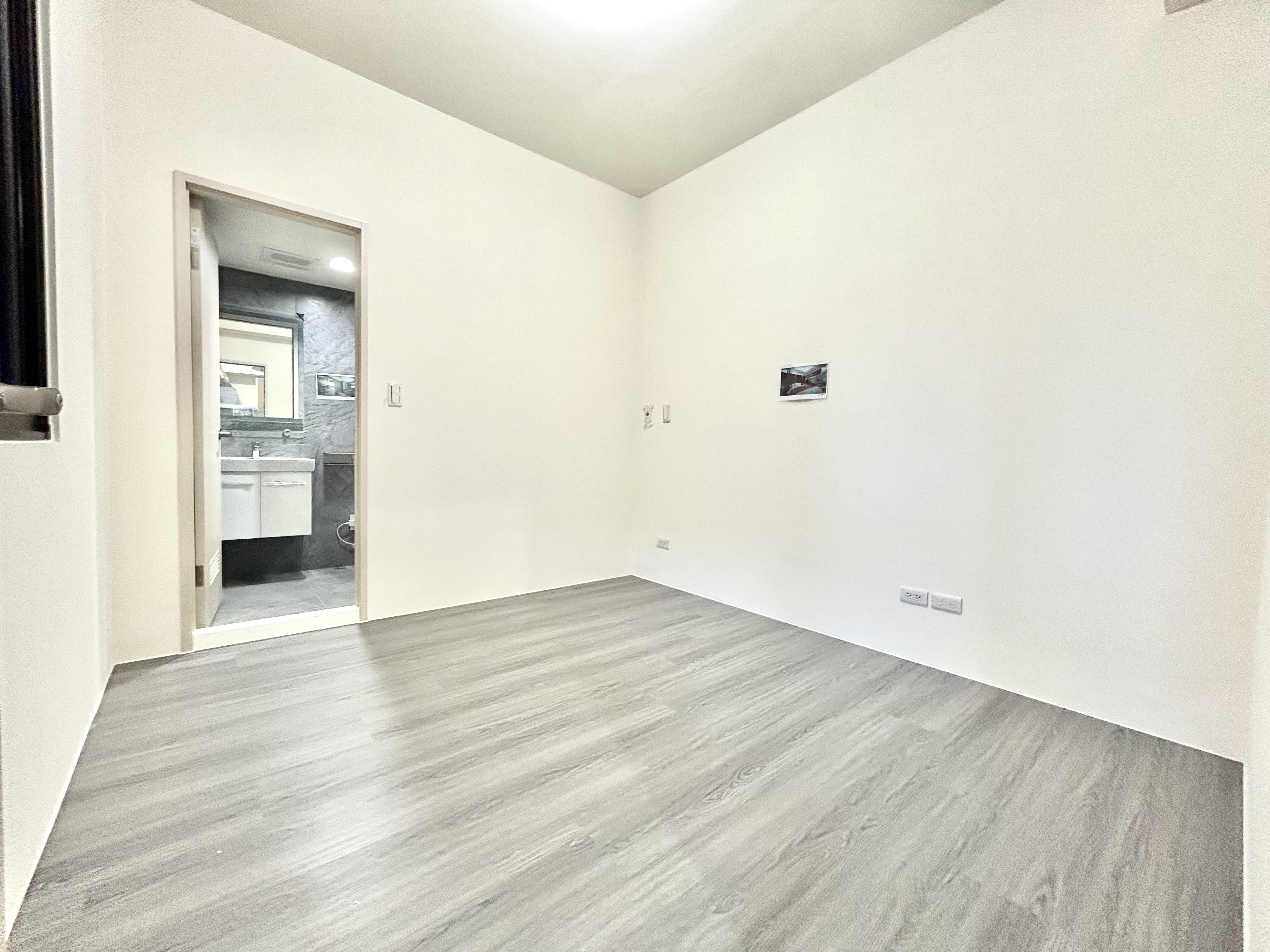 A18 站前新銳｜18 樓三房平車｜1898 萬卡位國泰特區紅利