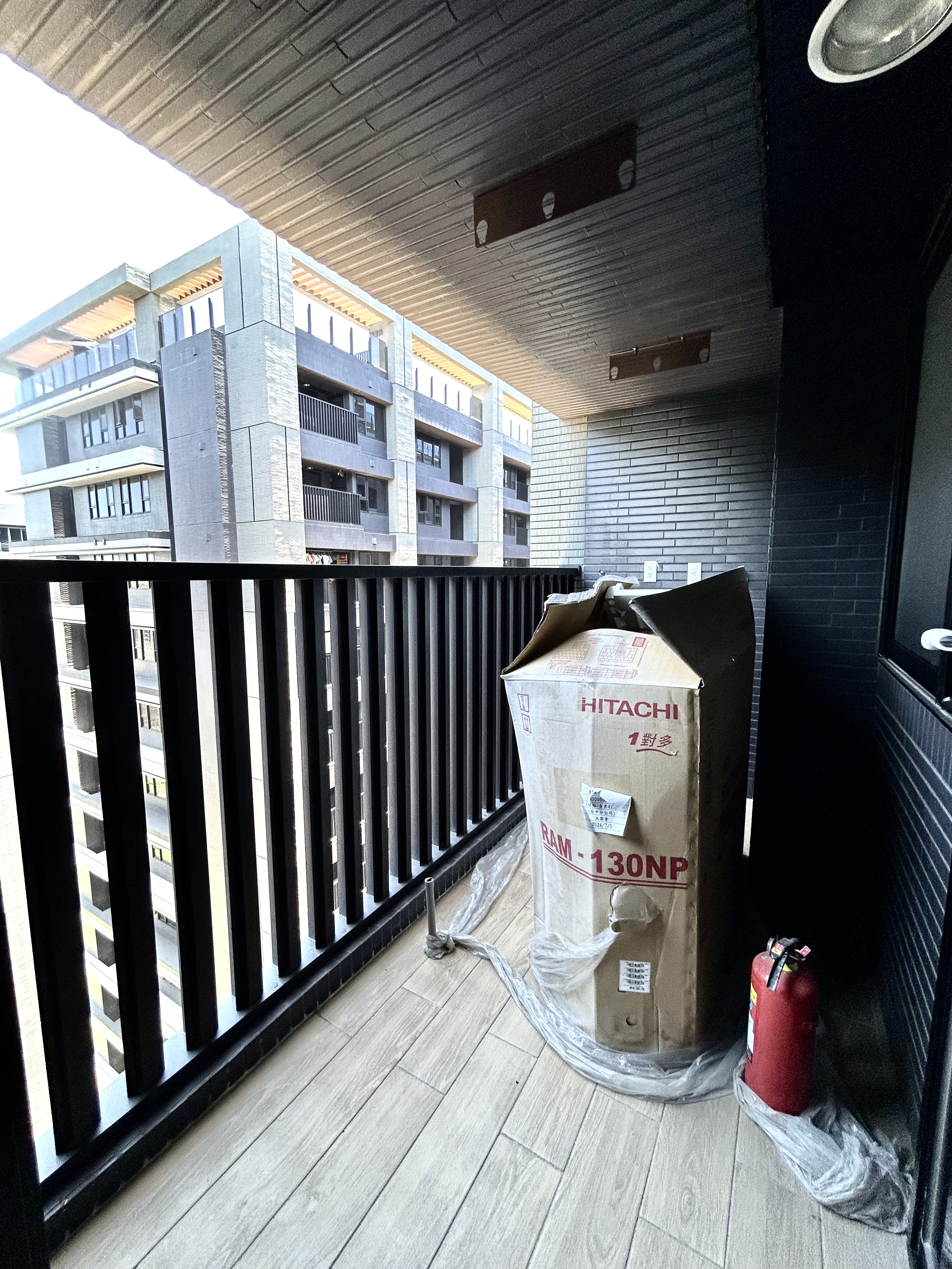 A18 站前新銳｜18 樓三房平車｜1898 萬卡位國泰特區紅利