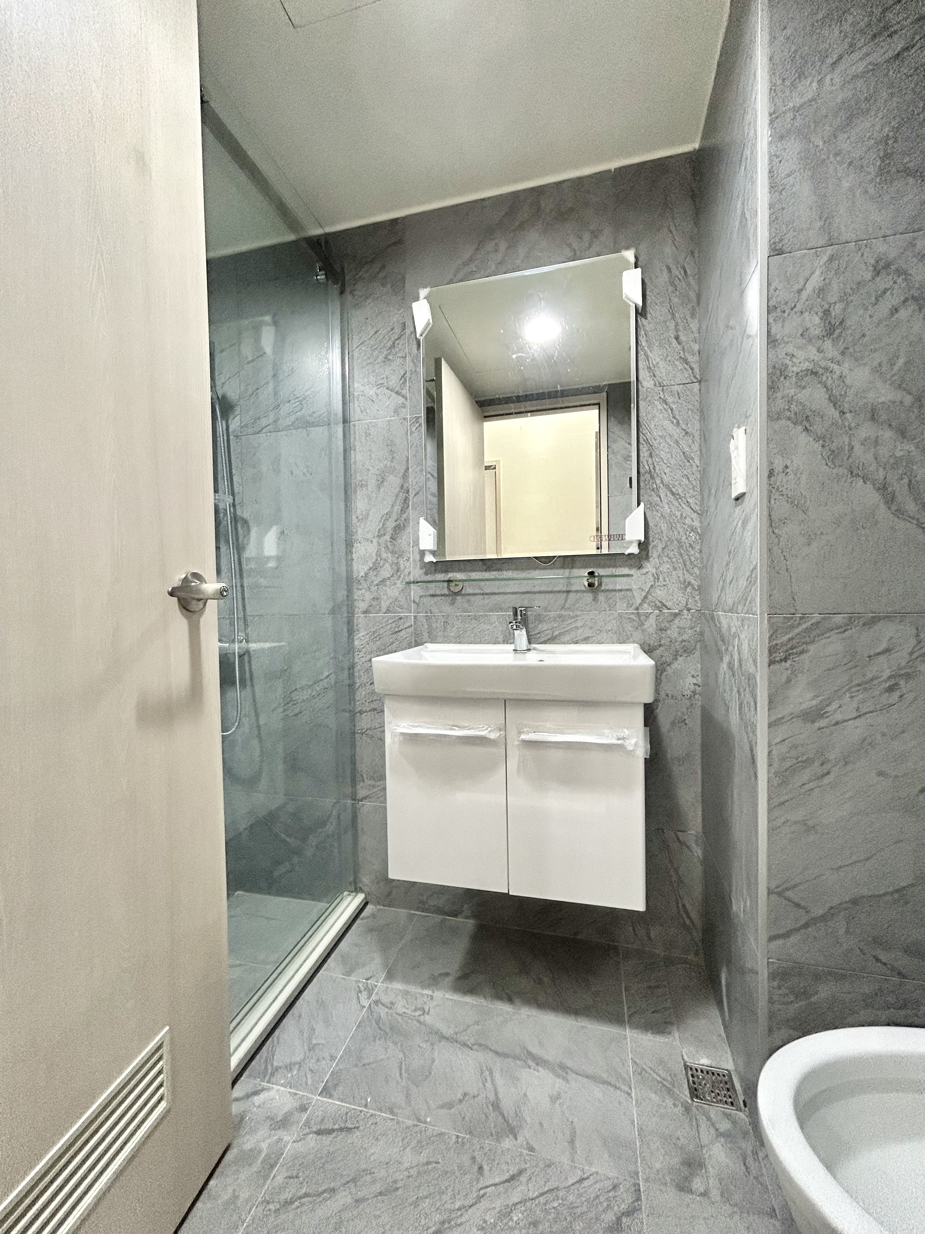 A18 站前新銳｜18 樓三房平車｜1898 萬卡位國泰特區紅利