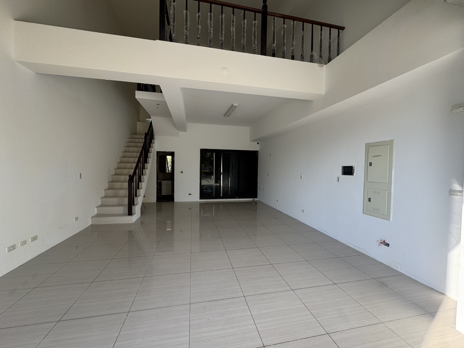 青埔店面首選明日禾禾1樓店面(租金都能談歡迎洽詢)