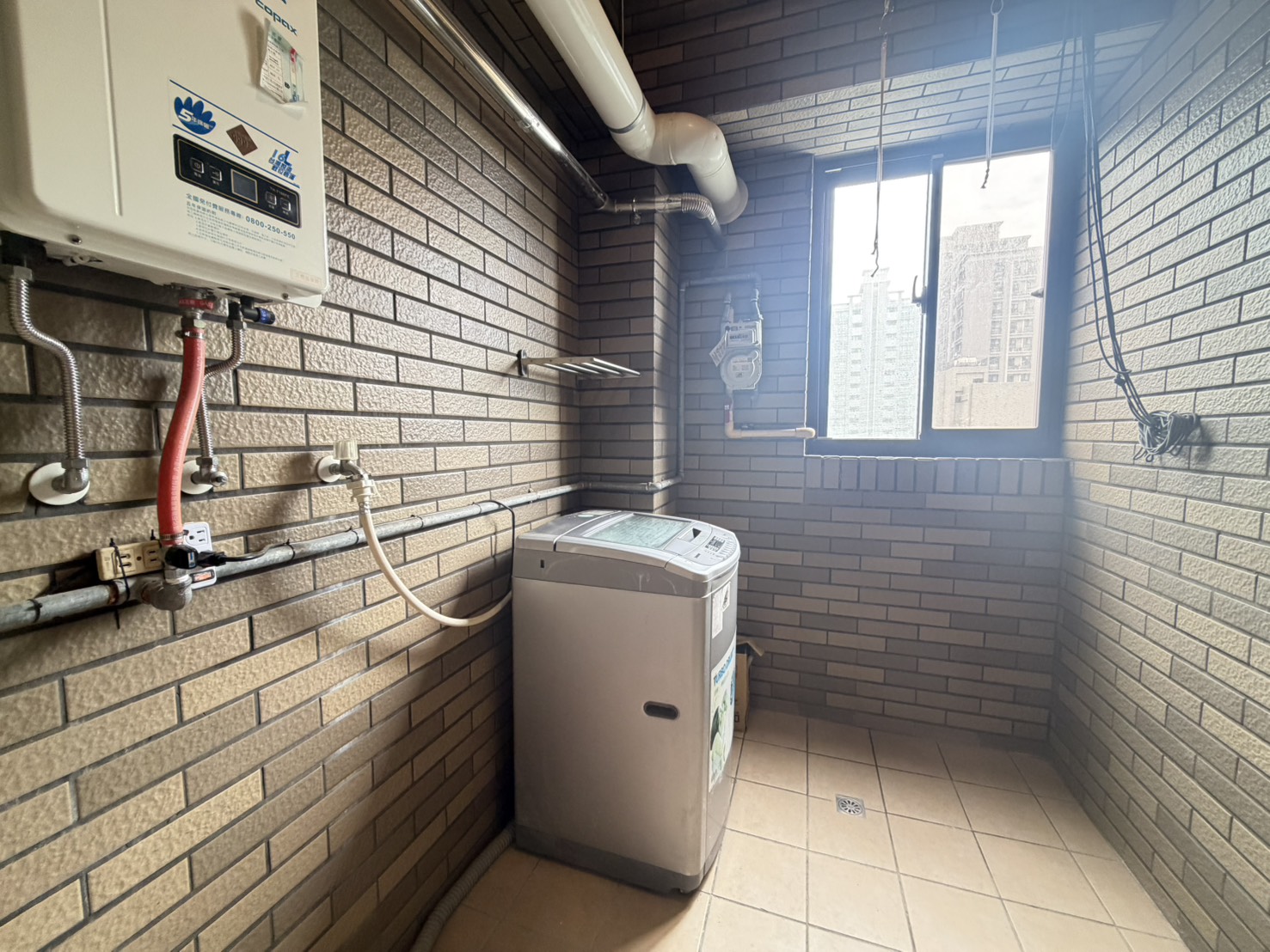 內壢站前｜和耀家精緻兩房平車｜1328 萬入主最強機能區