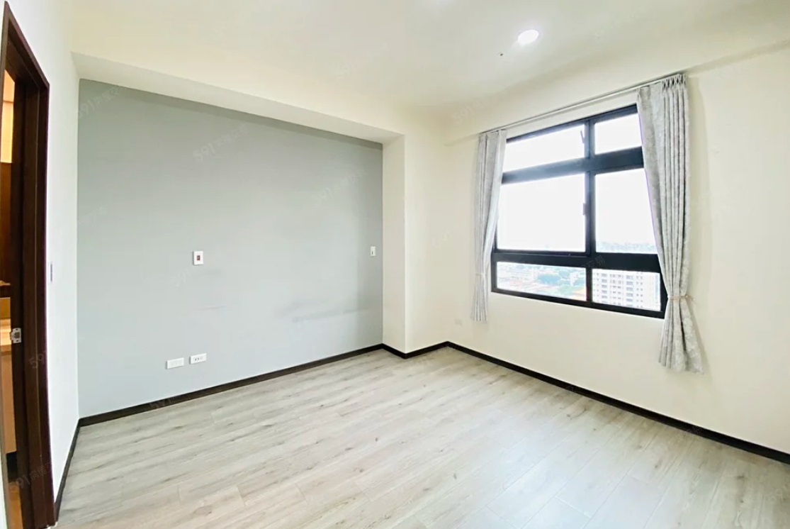 微笑之心❤️三房大車位❤️面一中無限視野❤️可租補含車含管