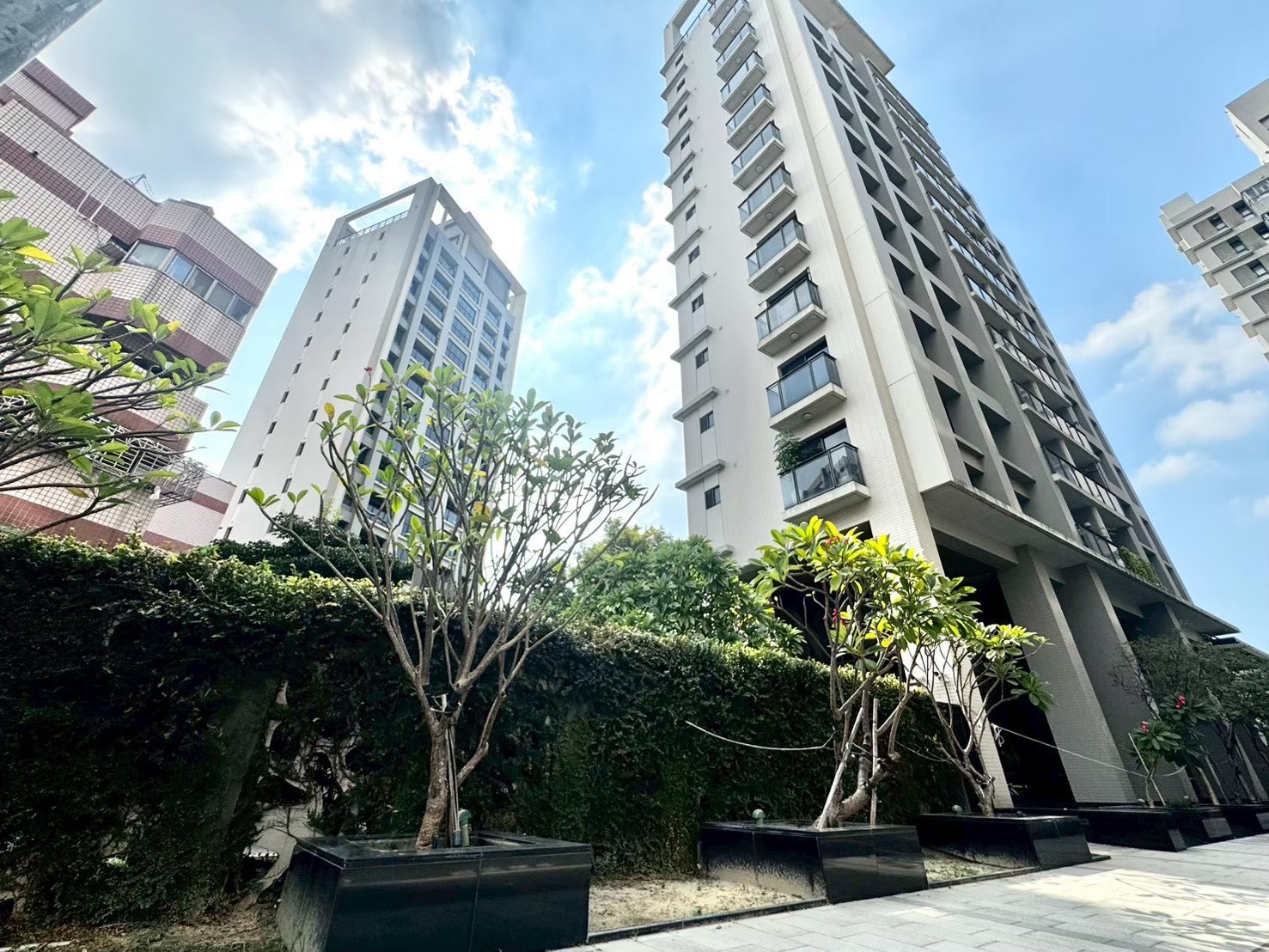 屋主決心不留!!降價求售🔰聚合發權美🔰輕屋齡三面採光三房平車