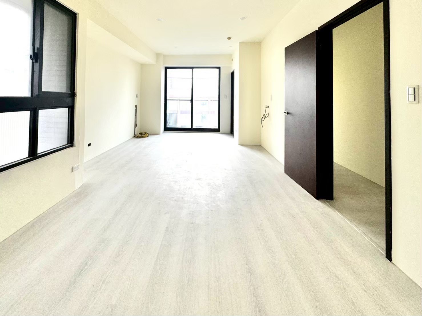 屋主決心不留!!降價求售🔰聚合發權美🔰輕屋齡三面採光三房平車