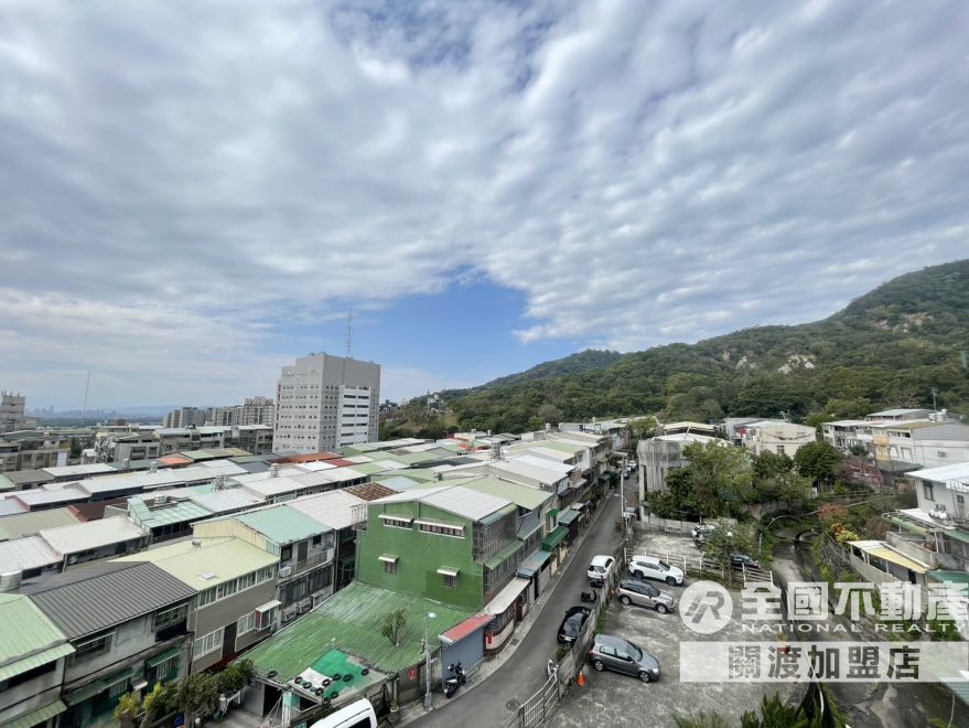 中和街超值邊間公寓_全國不動產張政誠0975-938-080