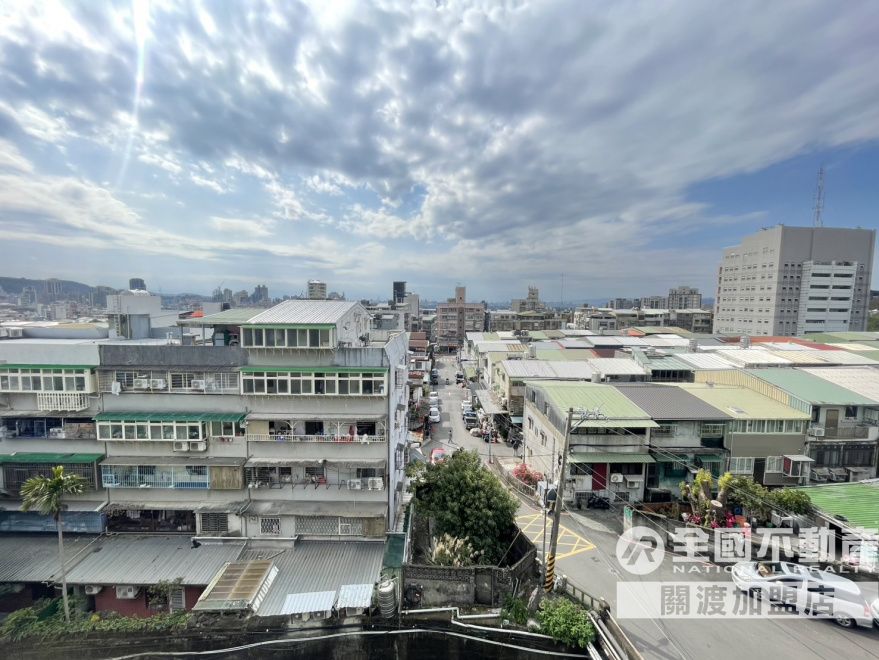 中和街超值邊間公寓_全國不動產張政誠0975-938-080