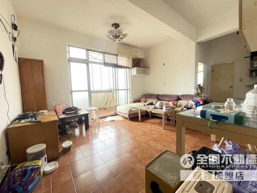 中和街超值邊間公寓_全國不動產張政誠0975-938-080