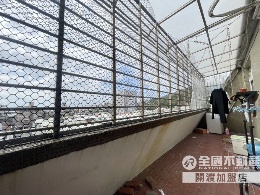 中和街超值邊間公寓_全國不動產張政誠0975-938-080
