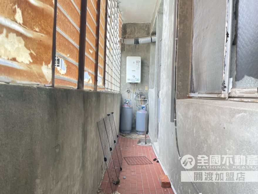中和街超值邊間公寓_全國不動產張政誠0975-938-080