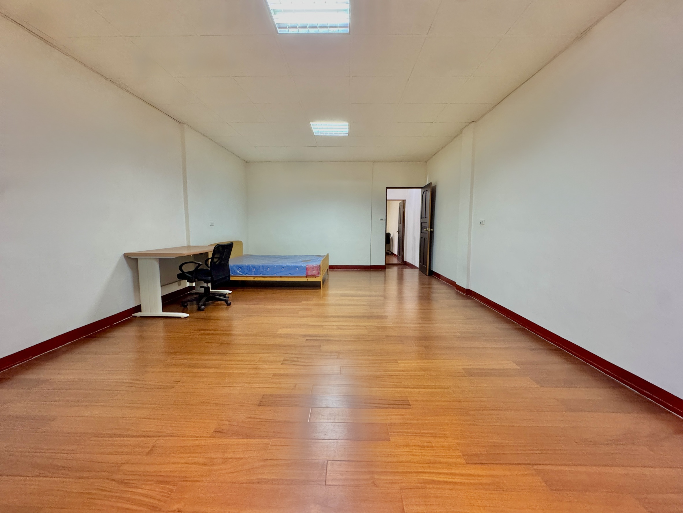 🏷️ 「台中東區罕見透天｜LALAPORT生活圈×千萬內自住首選，地段潛力全面啟動！」