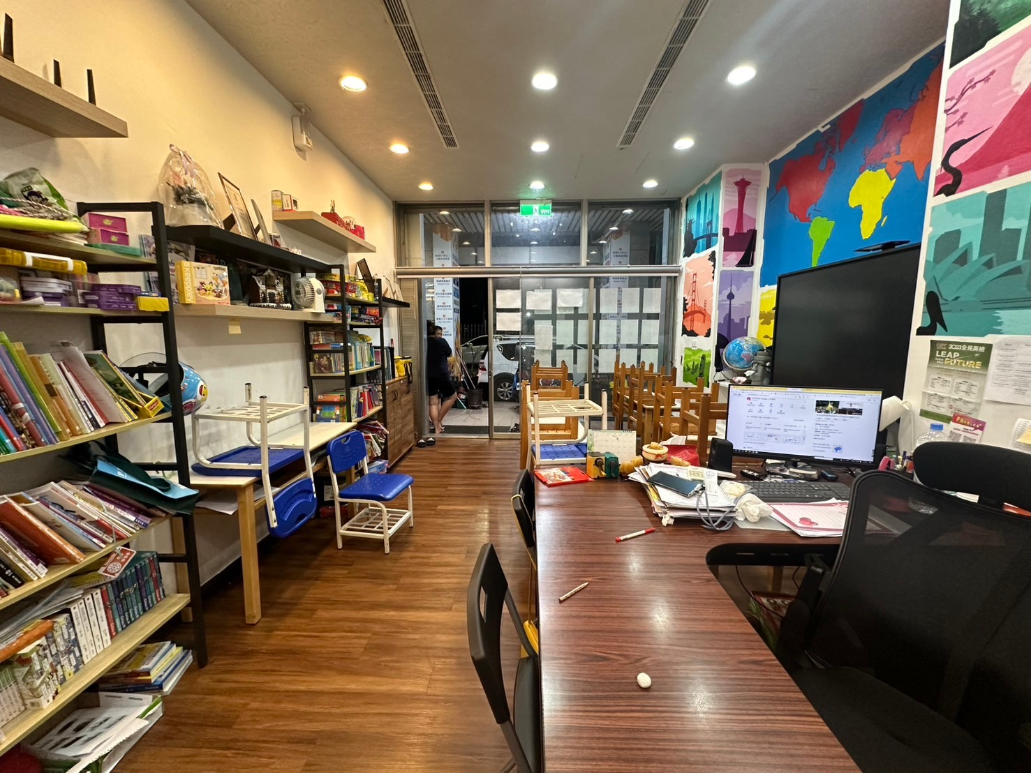 美術館商圈｜1F+2F黃金店面｜含車位｜低於實價登錄！