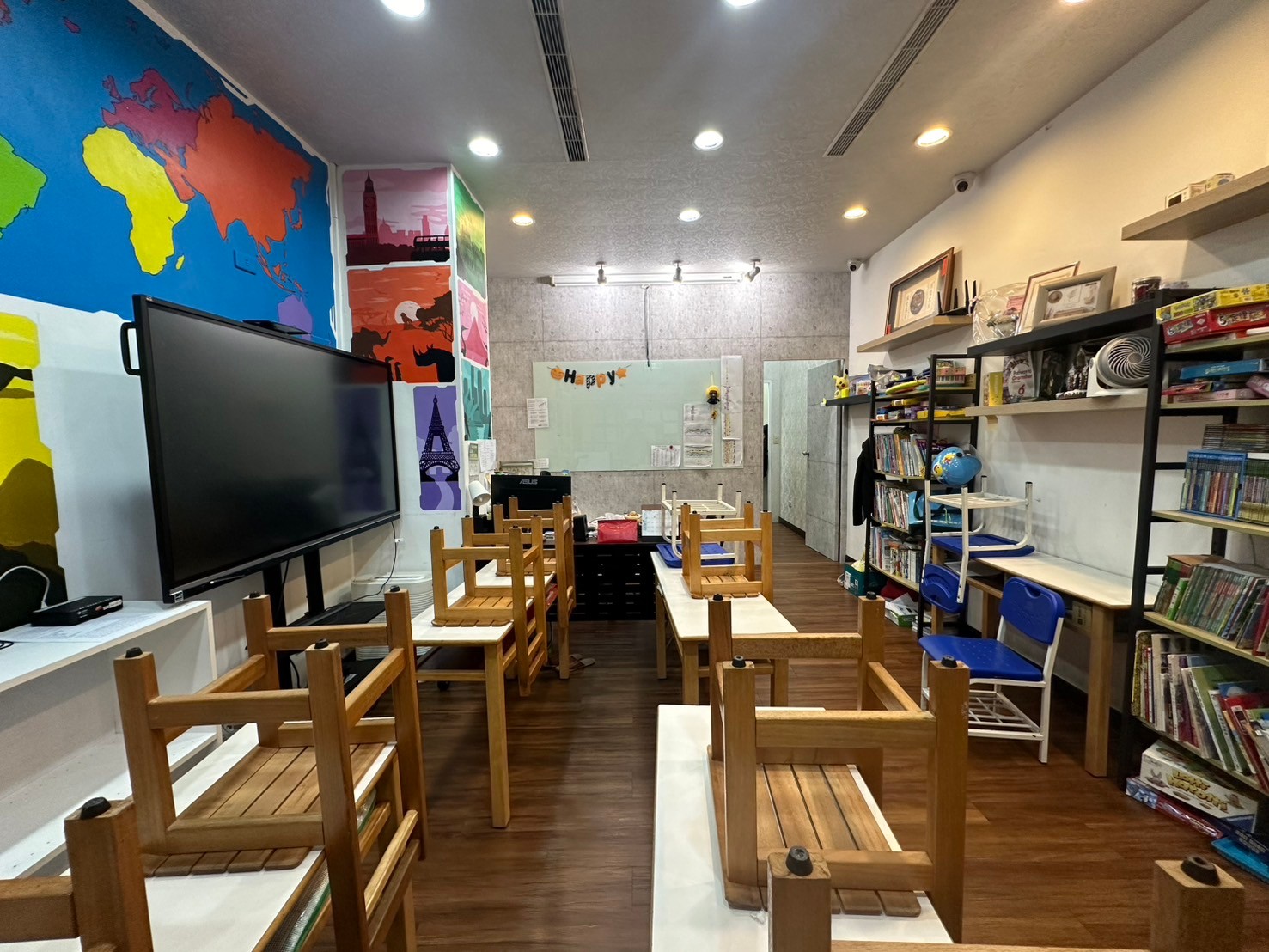 美術館商圈｜1F+2F黃金店面｜含車位｜低於實價登錄！