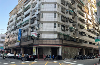 專任｜藝術羅丹大面寬三角窗店面｜店面+7套房穩定收租｜投資首選！
