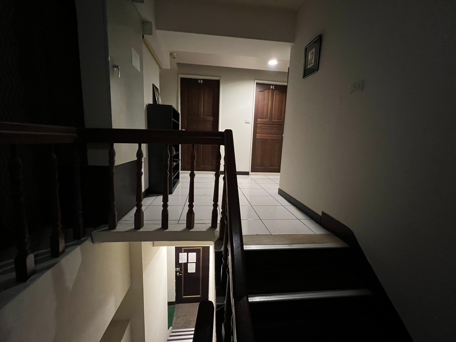 專任｜藝術羅丹大面寬三角窗店面｜店面+7套房穩定收租｜投資首選！