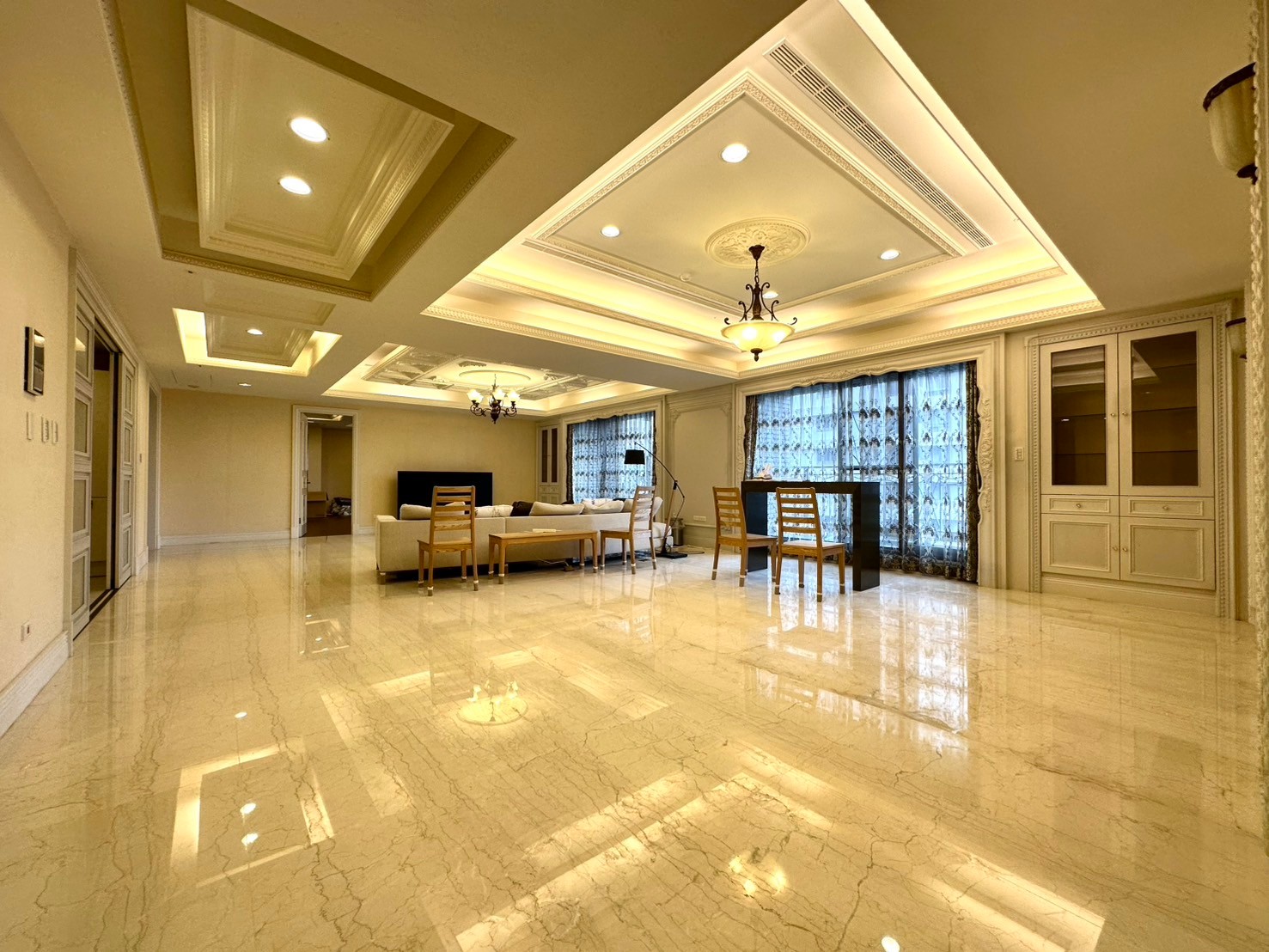 龍寶建設｜美術館唯一社區｜7D最大坪數