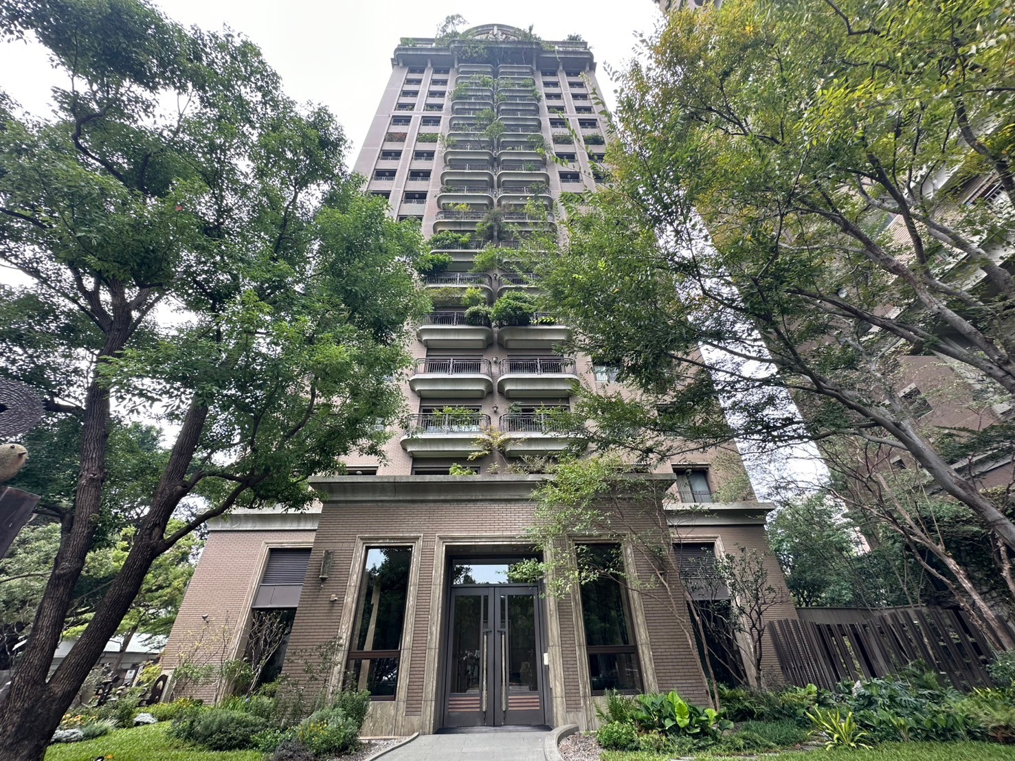 龍寶建設｜美術館唯一社區｜7D最大坪數