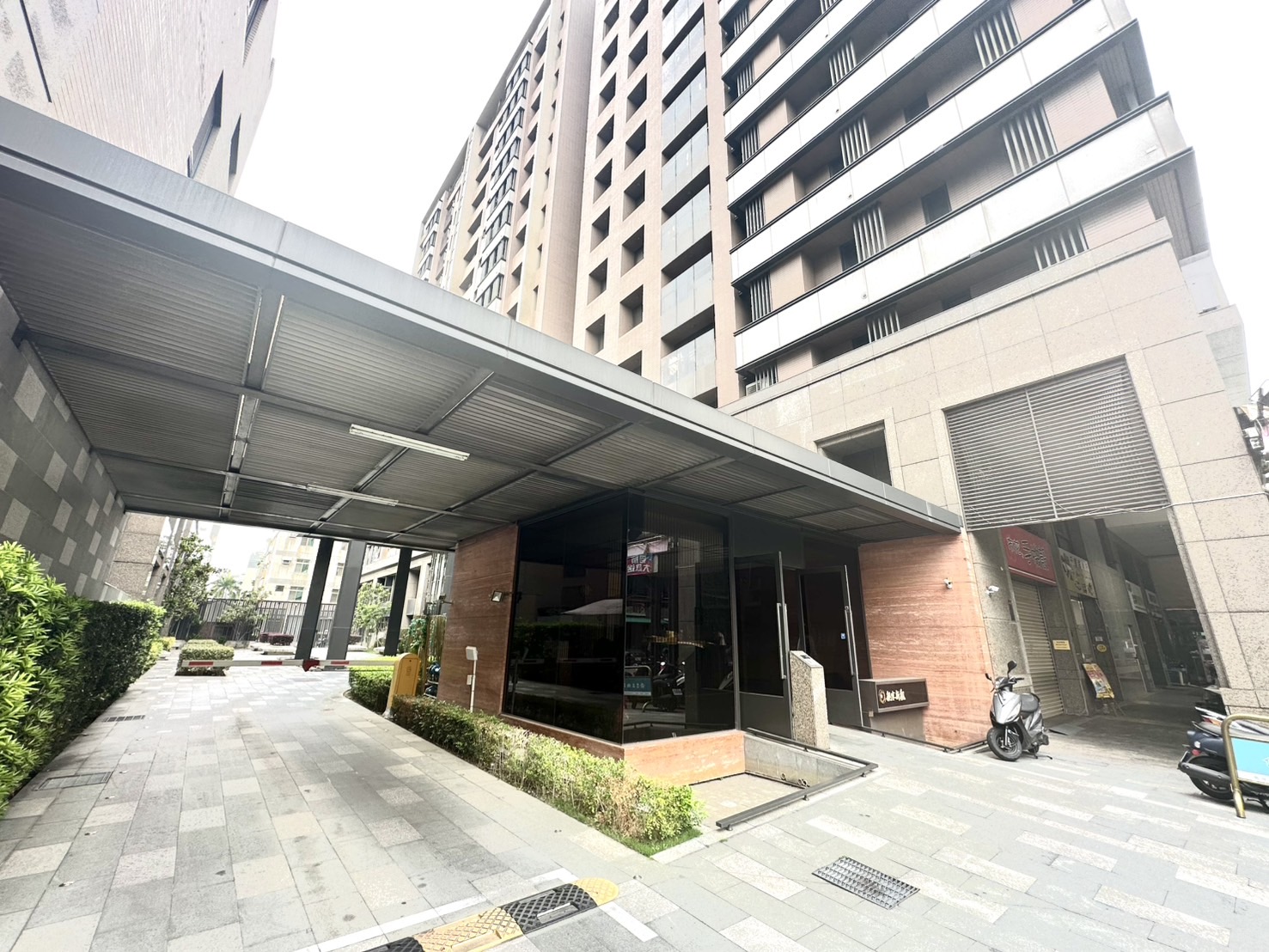 專任｜中興大學｜輕屋齡4房平車｜低於實價登錄！1698萬