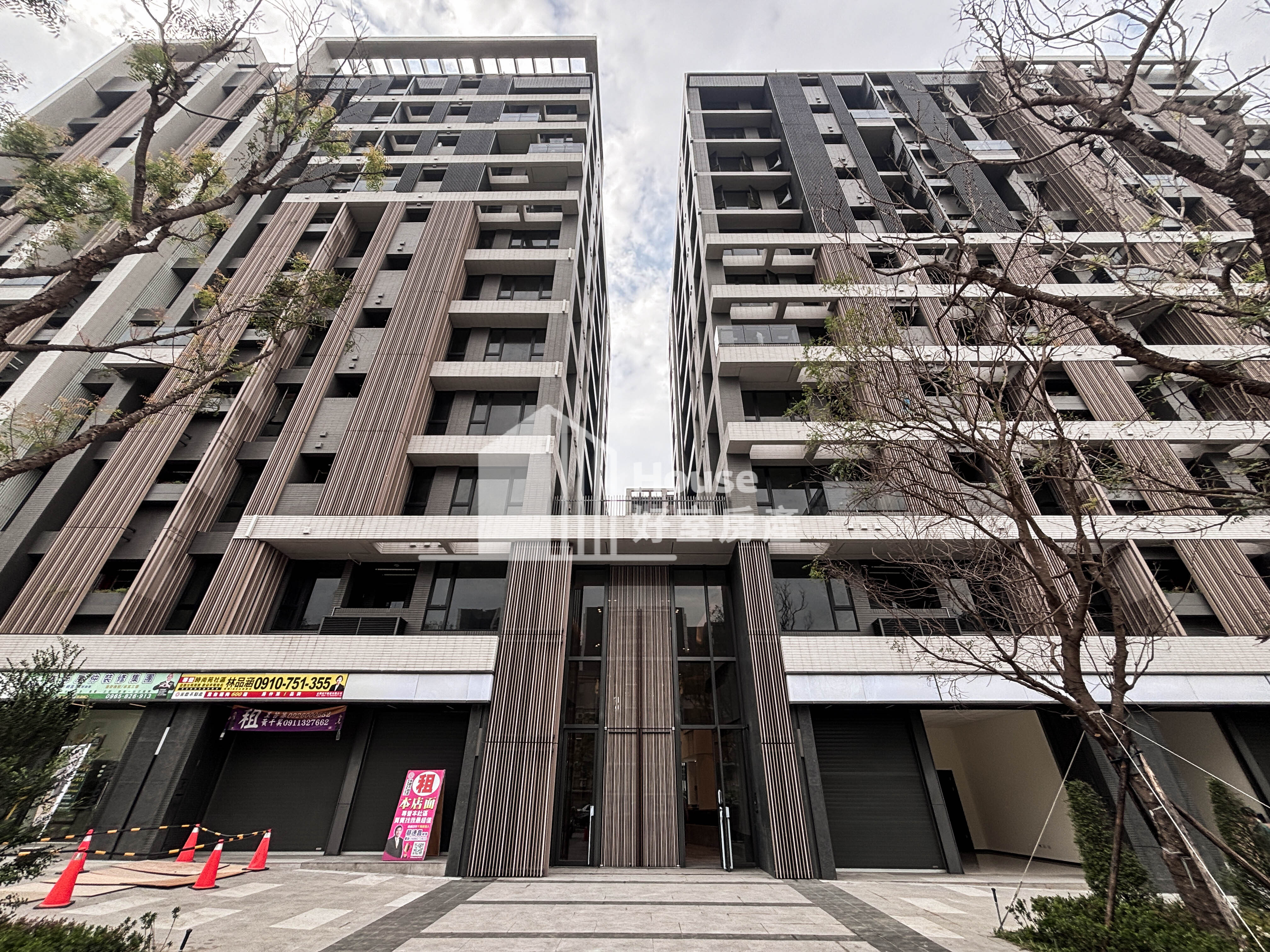 青埔A18時尚苑｜創業小資網紅店面