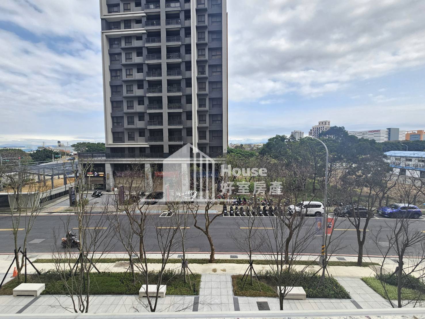 青埔皇普園首之道事務所露臺戶